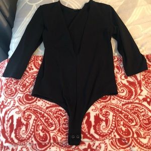 Express 3/4 sleeve plunge body suit